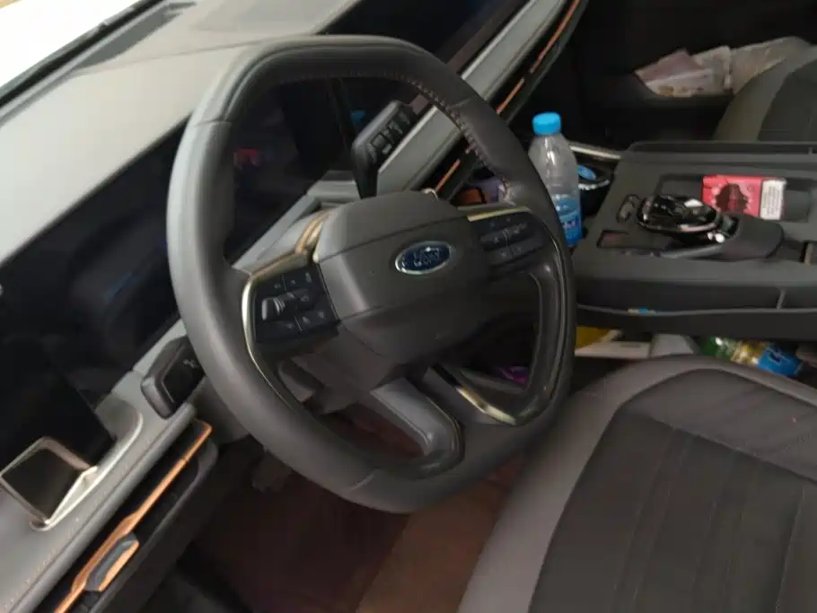 Фото 15 - Ford Edge
