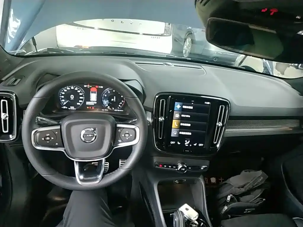 Volvo XC40 2022 2022 Model T4 AWD Smart Vision Sport Edition