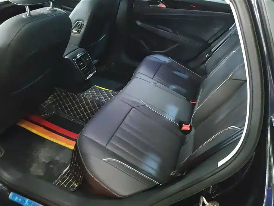 Volkswagen Passat 2022 330TSI Elite Edition фото 11