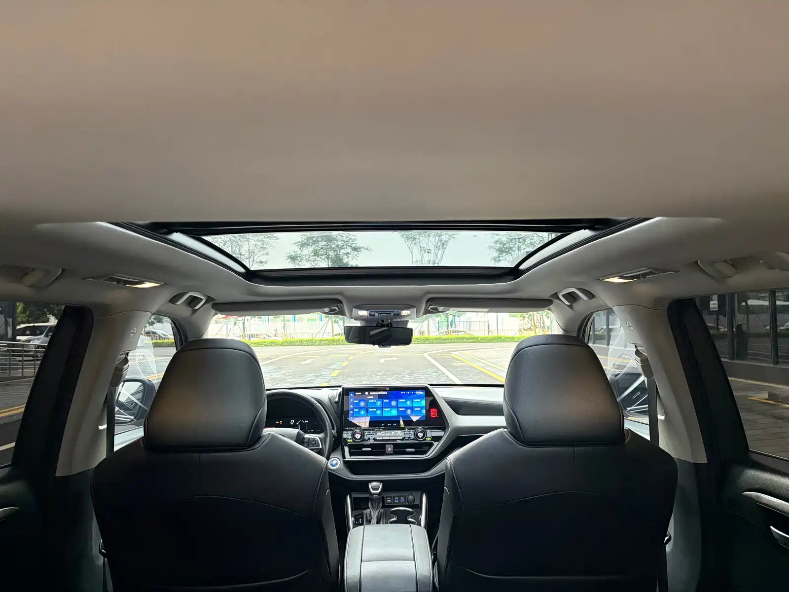 Фото 23 - Toyota Highlander