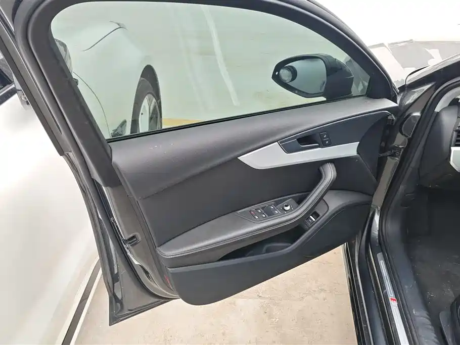 Audi A4L 2022 40 TFSI Luxury Dynamic фото 7