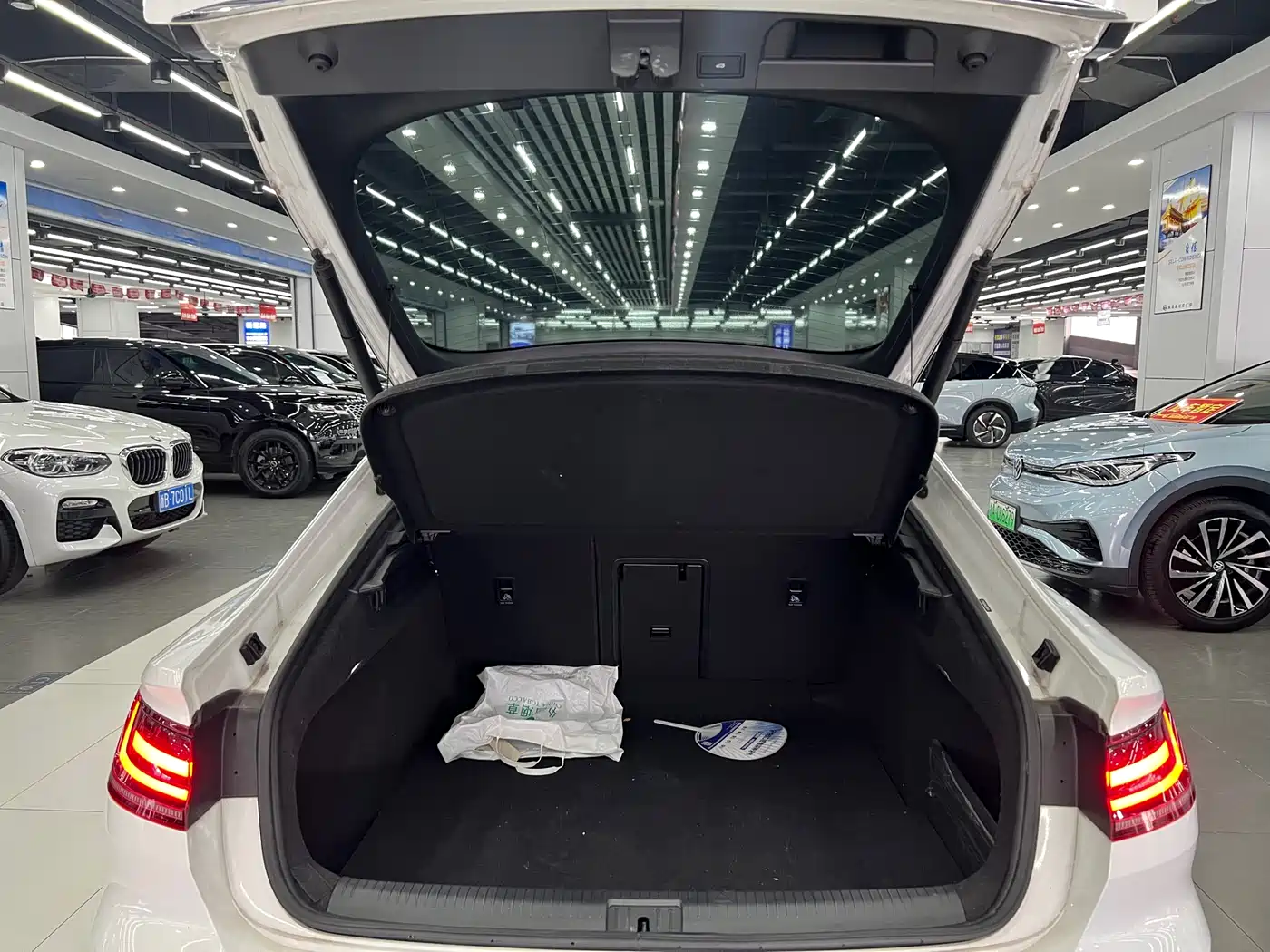 Volkswagen FAW-Volkswagen CC 2020 330TSI Elegance Version China VI фото 14