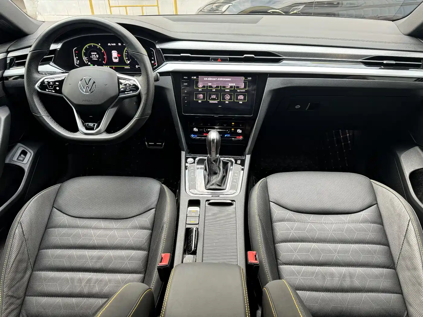 Volkswagen FAW-Volkswagen CC 2021 380TSI Eye-catching Edition 30th Anniversary фото 7