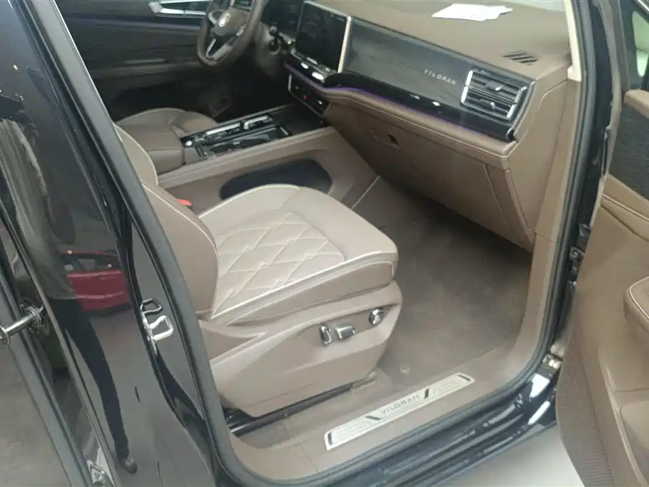 Volkswagen Viloran 2024 380TSI Executive Edition фото 8