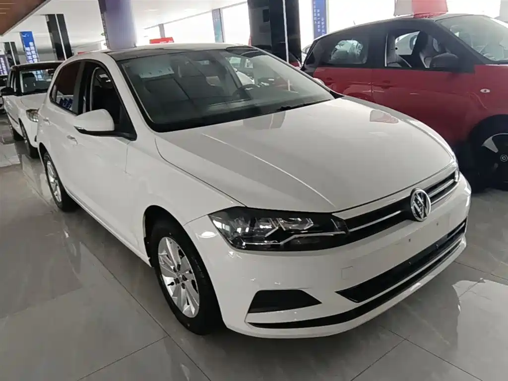 Volkswagen Polo 2019 Plus 1.5L Automatic Panorama Enjoyment Edition фото 4