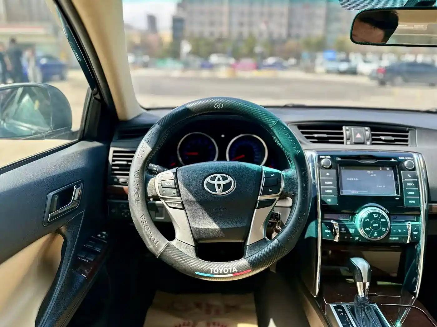 Toyota Reiz 2013 2.5V Premium Edition фото 8