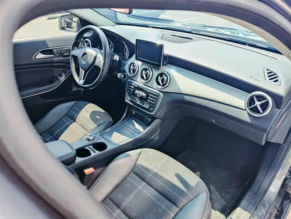 Mercedes-Benz GLA (Import) 2015 GLA 200 фото 20