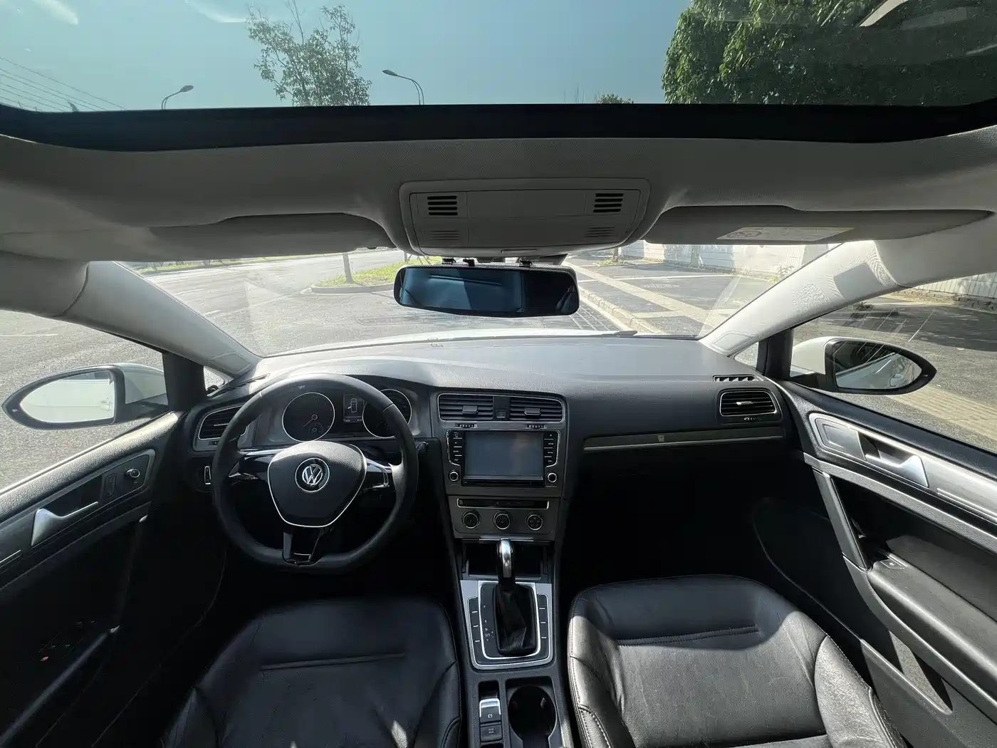 Volkswagen Golf 2016 1.6L Automatic Comfort фото 10