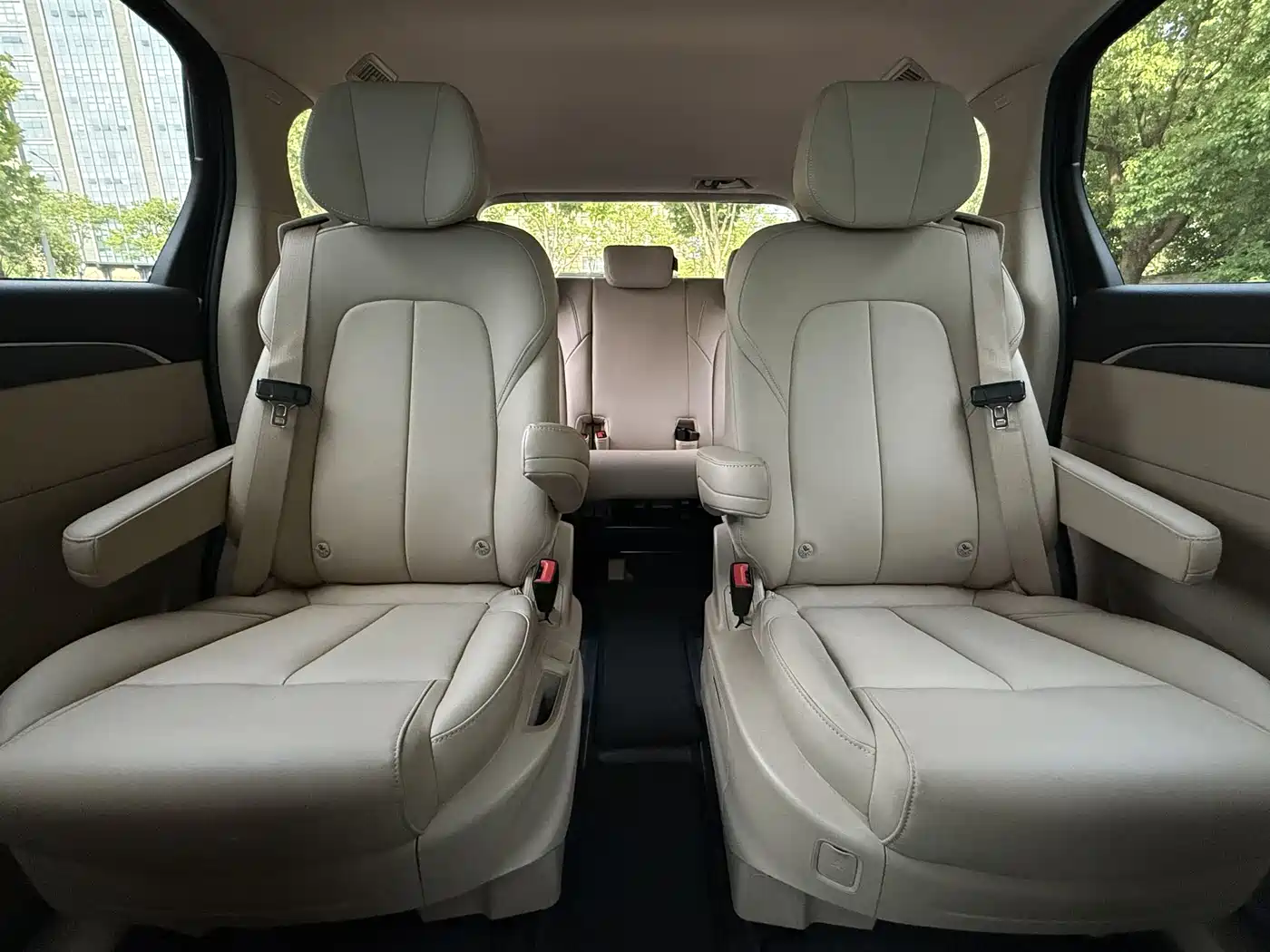 Buick GL8 2025 Land Business Class First Edition фото 12