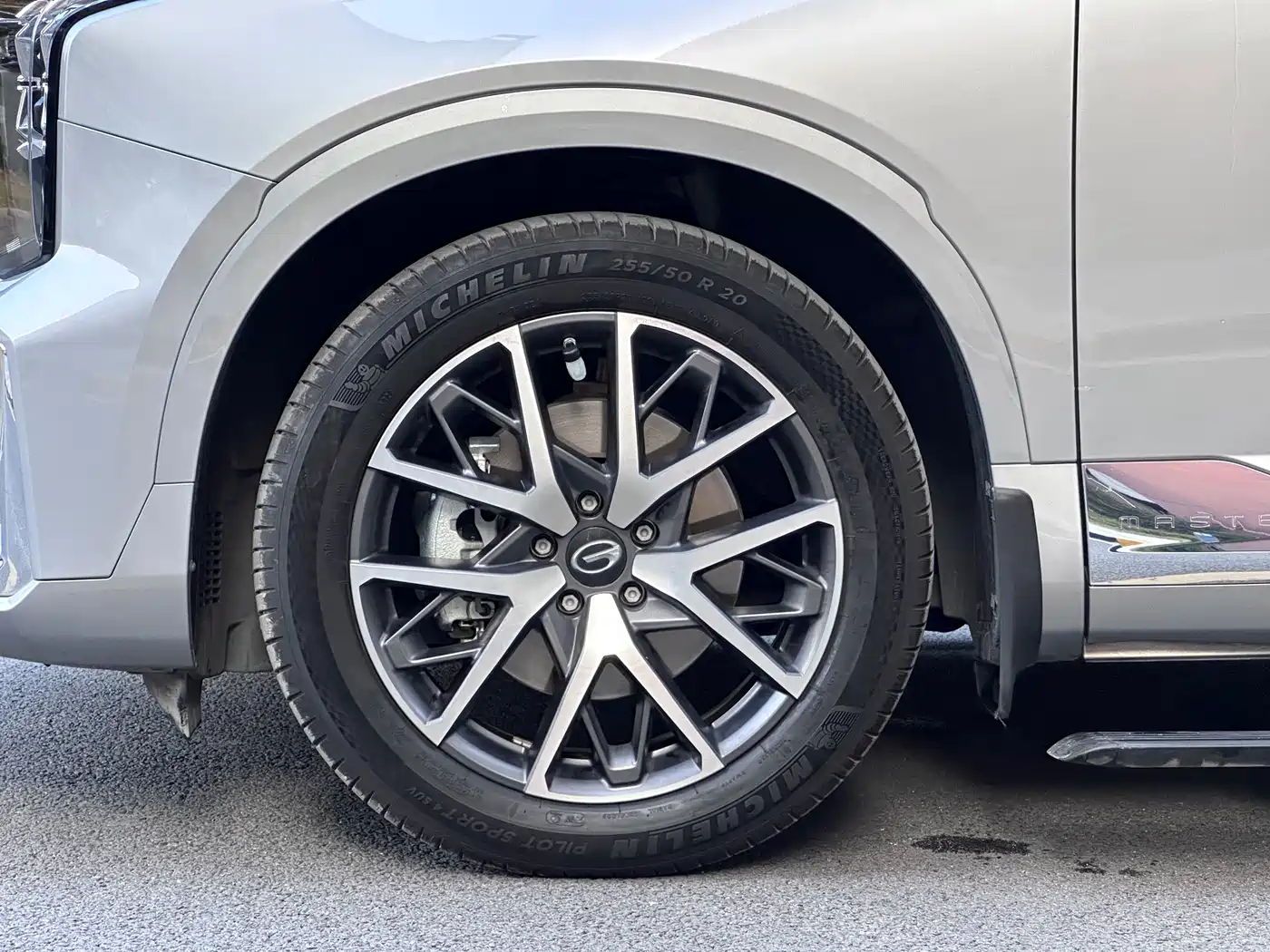 GAC Trumpchi Trumpchi GS8 2022 Dual Engine Series 2.0TM 2WD Premium Edition (6-Seater) фото 4