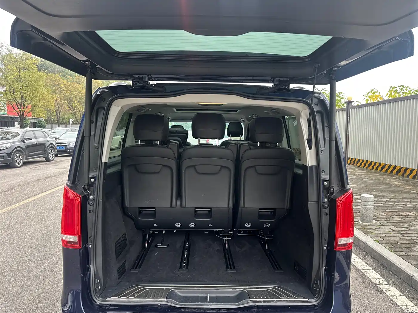 MERCEDES-BENZ V CLASS