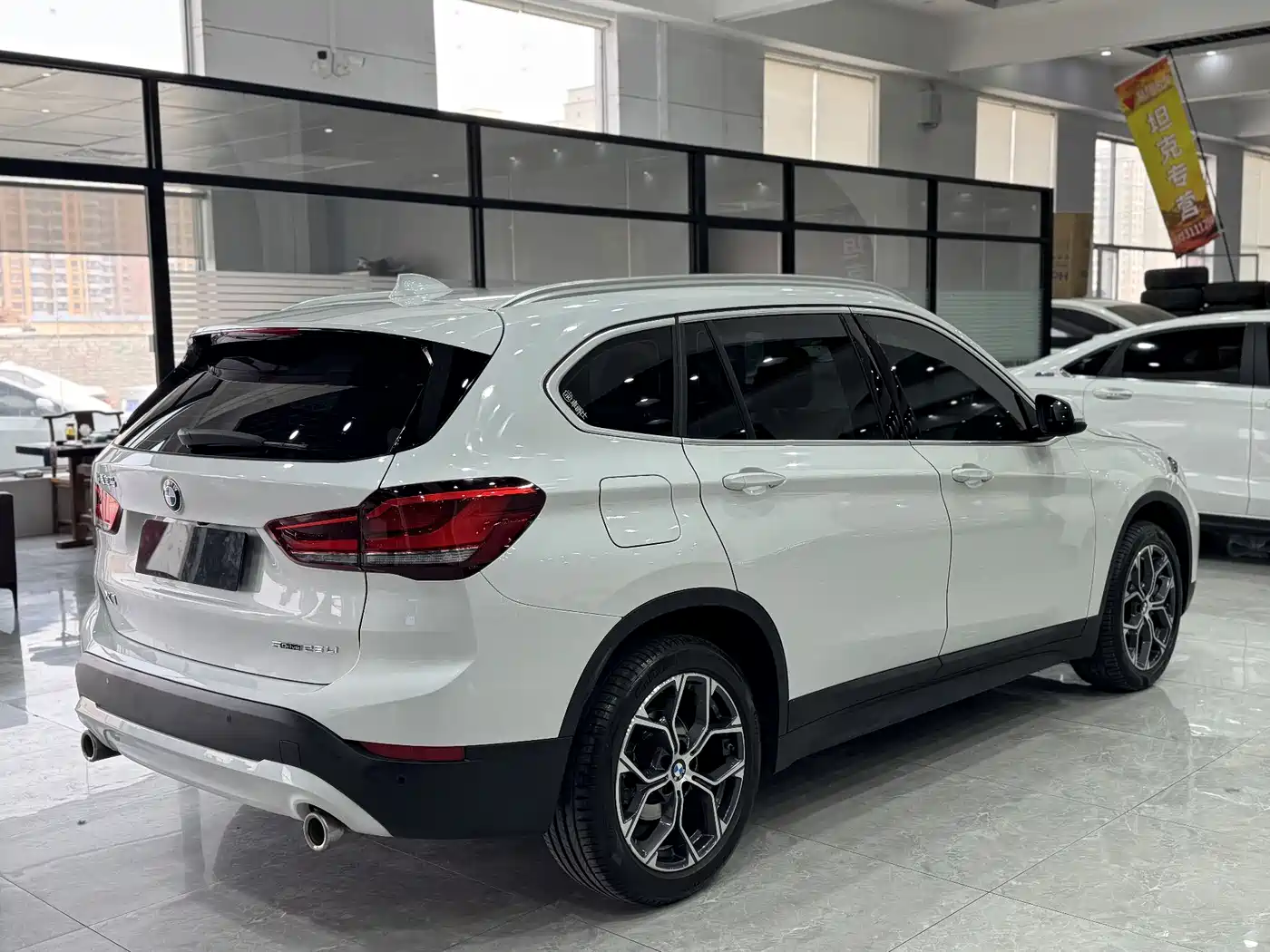 BMW X1 2022 sDrive25Li Leading фото 9