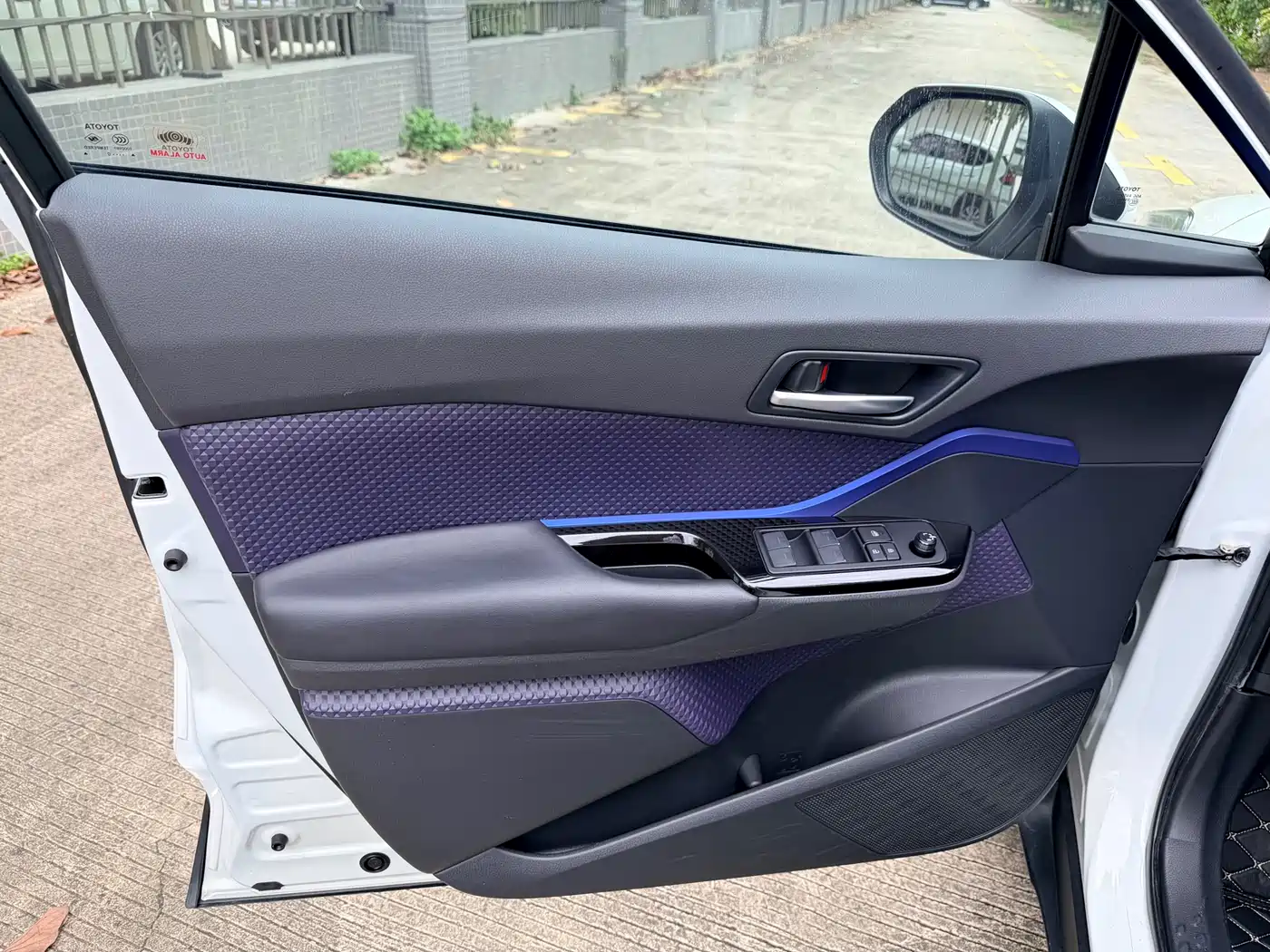 Toyota C-HR 2020 Model 2.0L Luxury фото 7