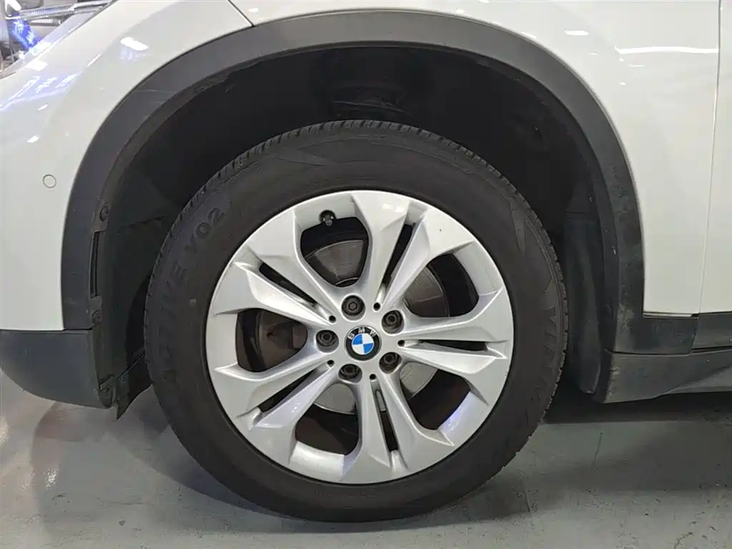 BMW X1 2016 sDrive18Li Premium Model фото 23