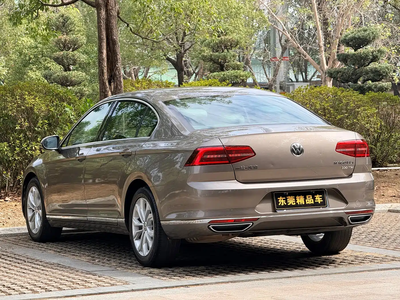 Volkswagen Magotan 2017 330TSI DSG Luxury фото 4