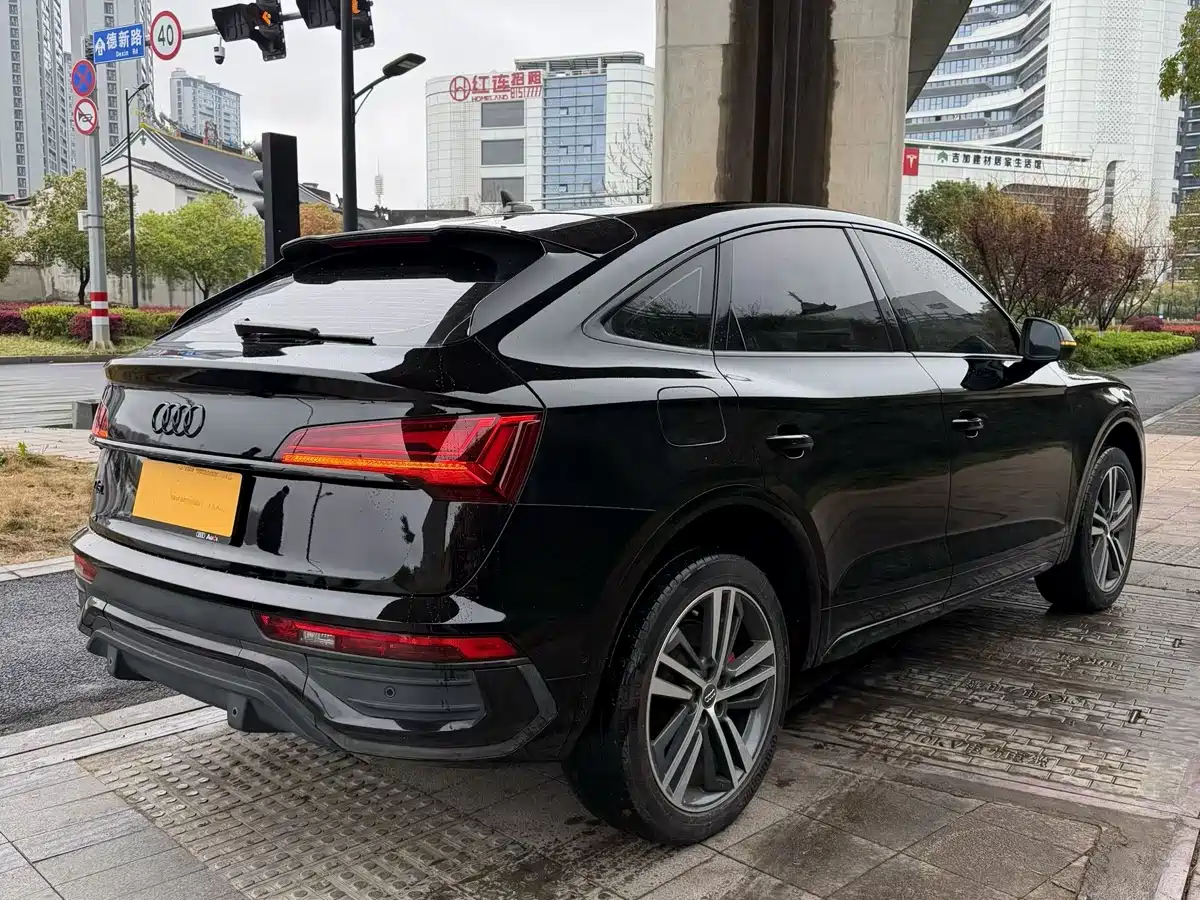 AUDI Q5L SPORTBACK