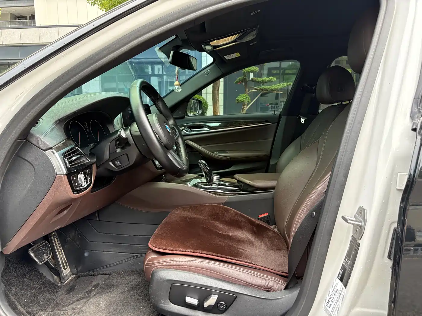 BMW 5 Series 2019 525Li M Sport Package фото 10