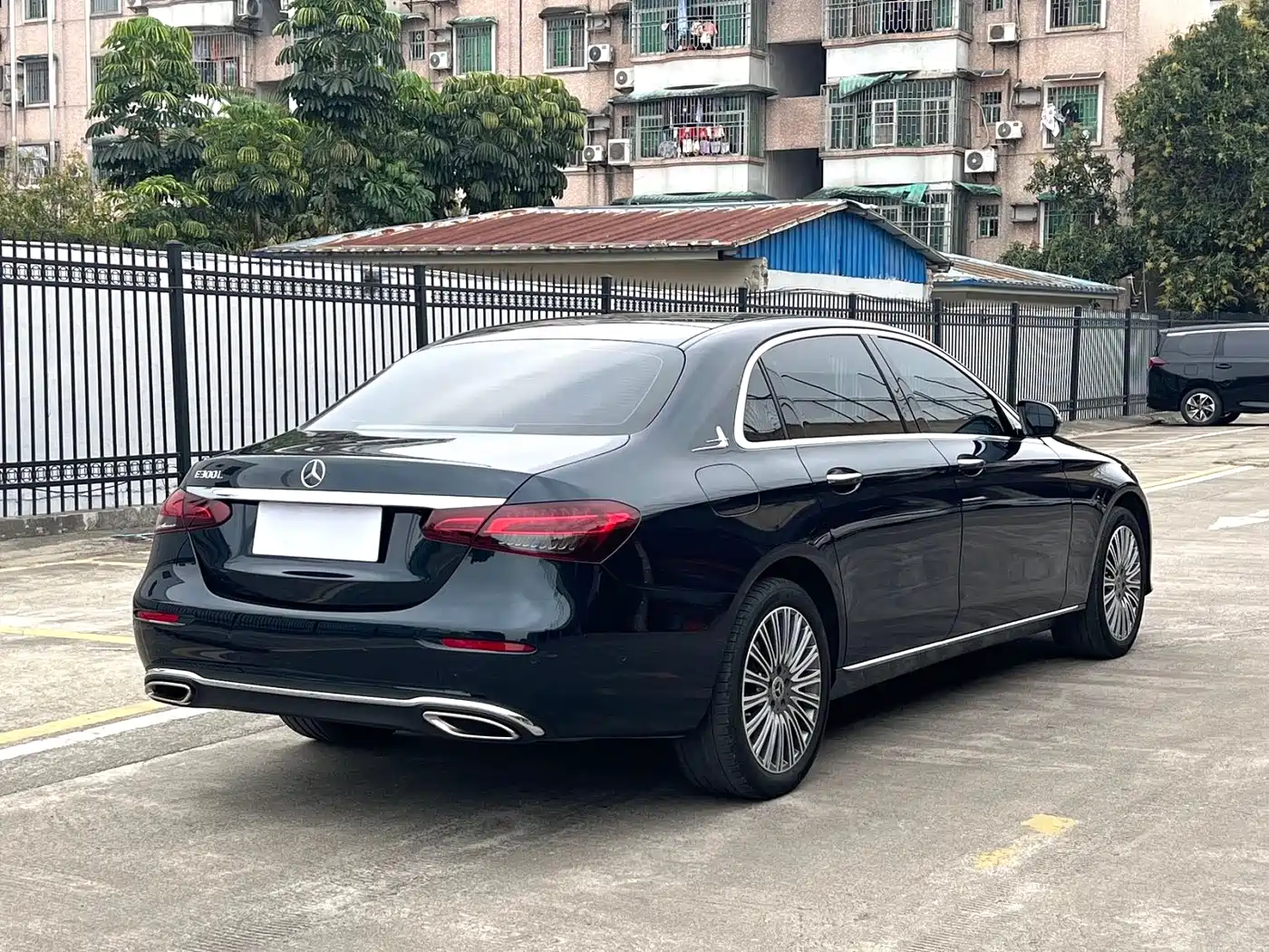 MERCEDES-BENZ E CLASS