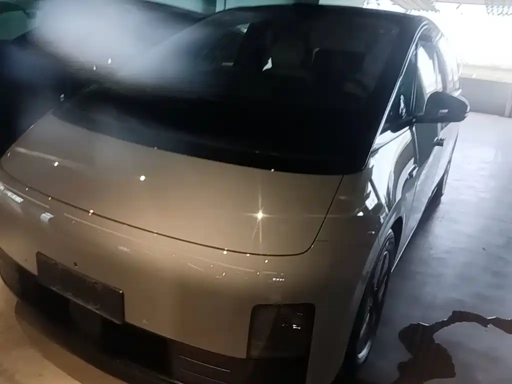 Li Auto MEGA 2025 Ultra Smart Renewal Edition