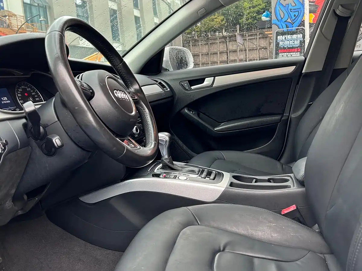 Audi A4L 2016 35 TFSI Collector's Edition S line Comfort фото 10