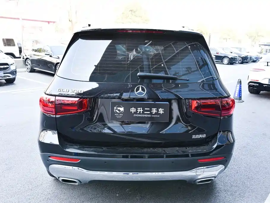 MERCEDES-BENZ GLB