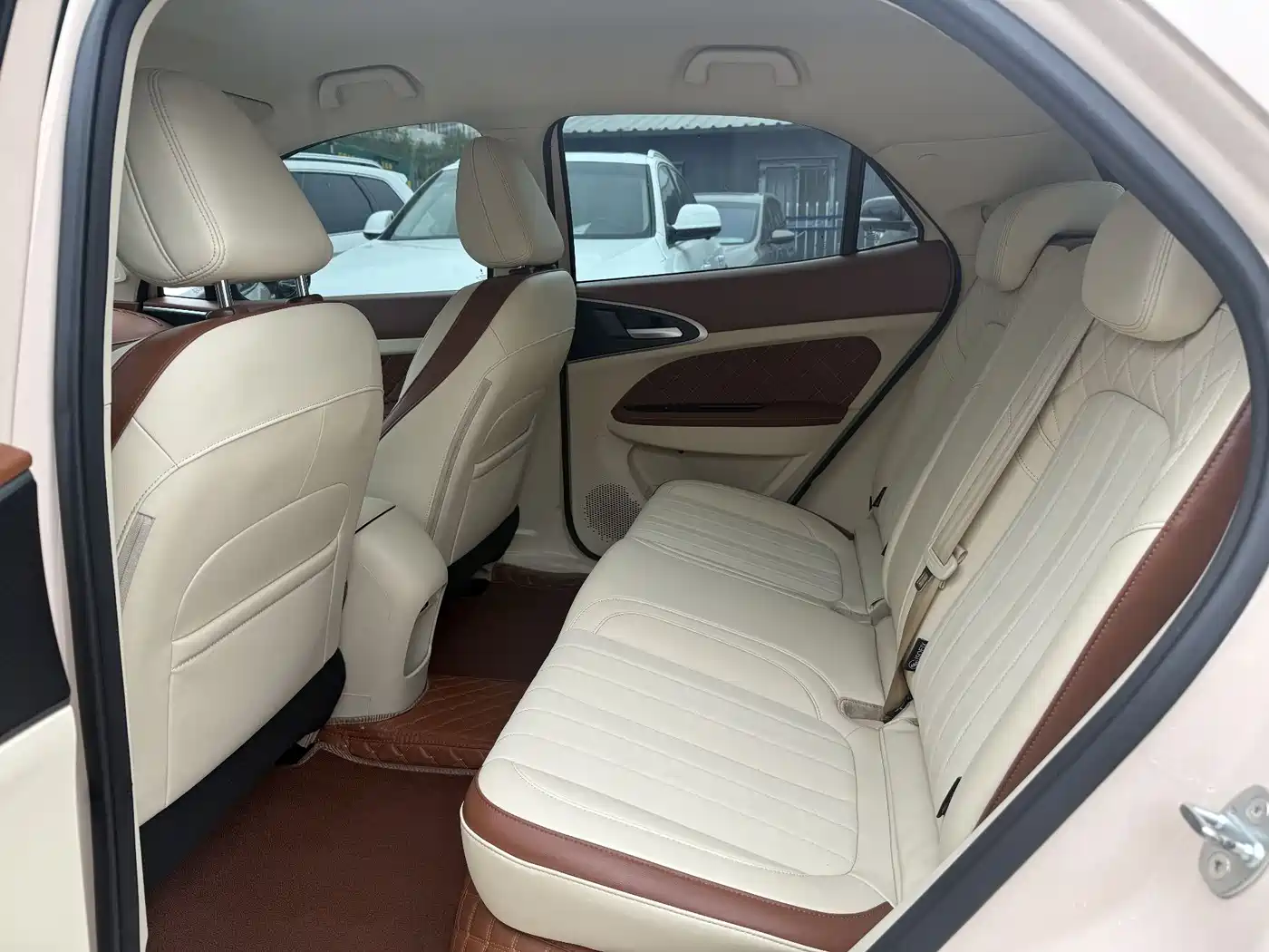 Ora Good Cat 2024 2023 401km Standard Range Luxury NCM
