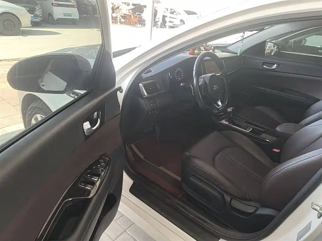 Kia K5 2016 1.6T Automatic LUX фото 16