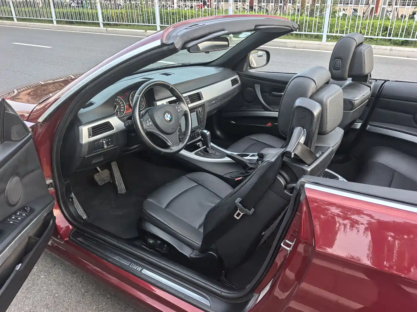 BMW 3 Series (Import) 2011 320i Convertible фото 15