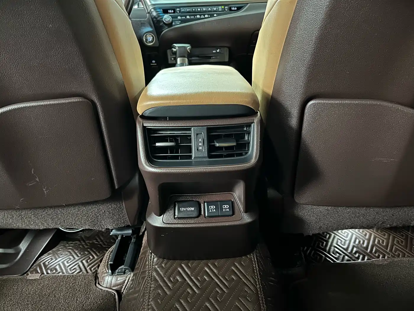 Lexus ES 2020 200 Excellence фото 8