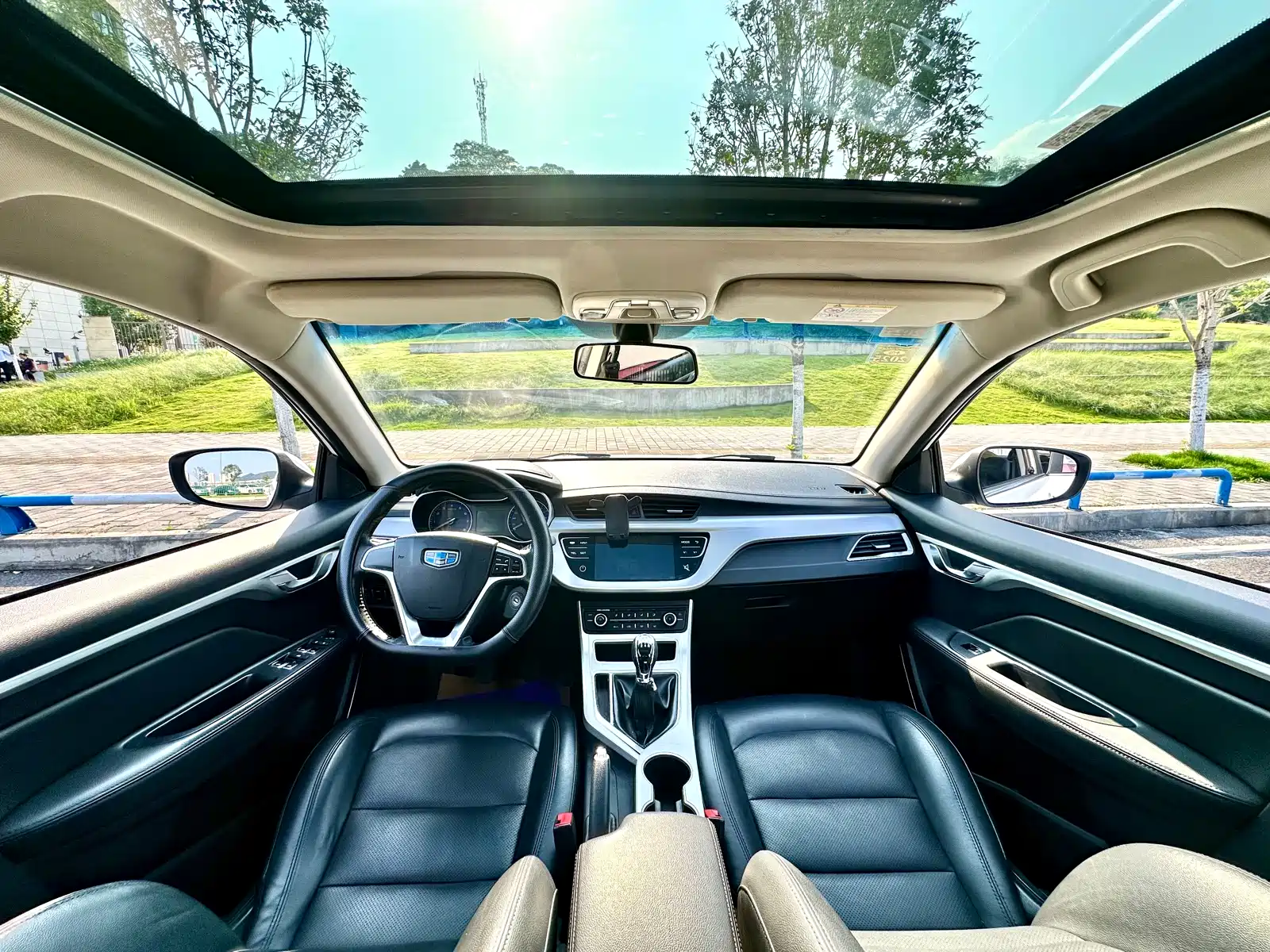 Фото 30 - Geely Vision