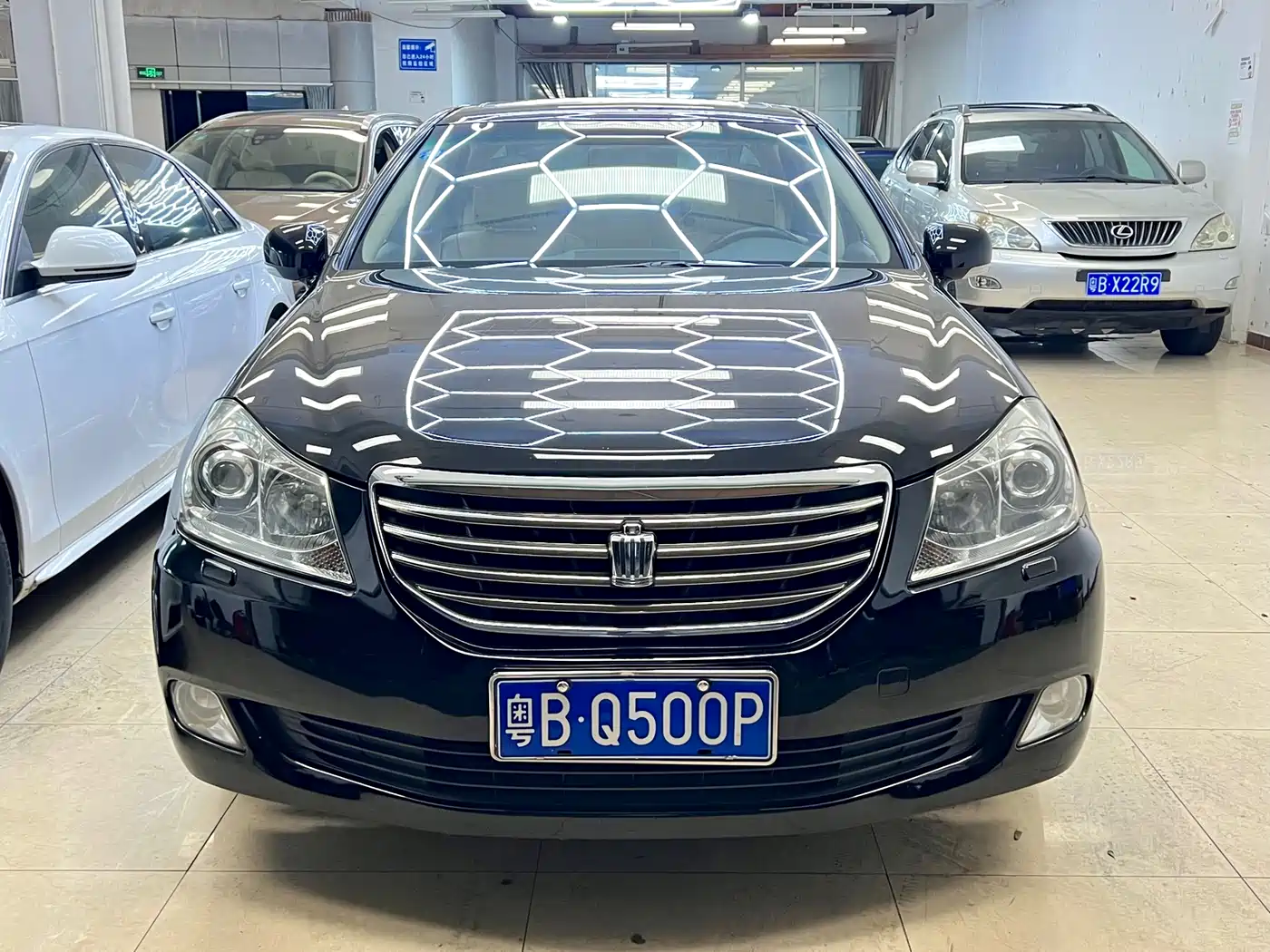 Toyota Crown 2011 2.5L Royal Leather Sunroof Special Edition фото 2