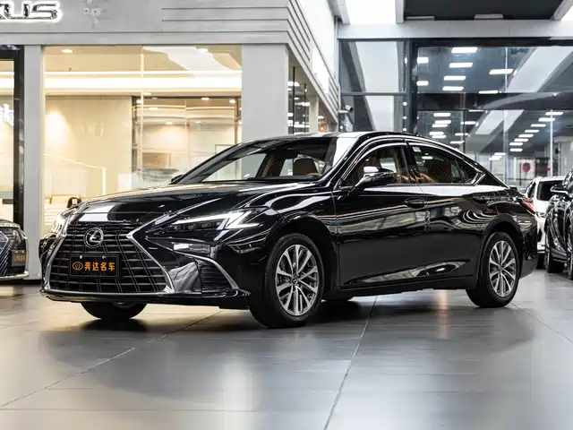 Lexus ES 2025