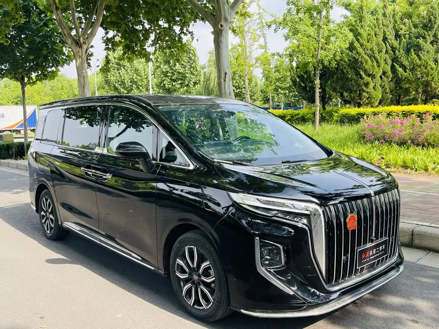 Hongqi HQ9 2023 2.0T Smart Connect Flag Enjoy Edition фото 3