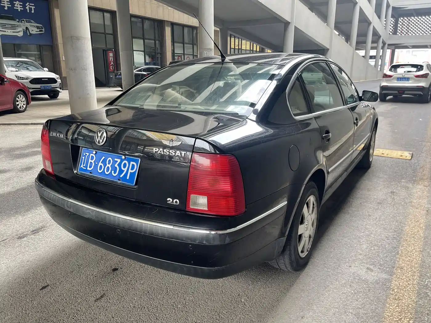 Volkswagen Passat 2004 Model 2.0L Manual Base фото 7