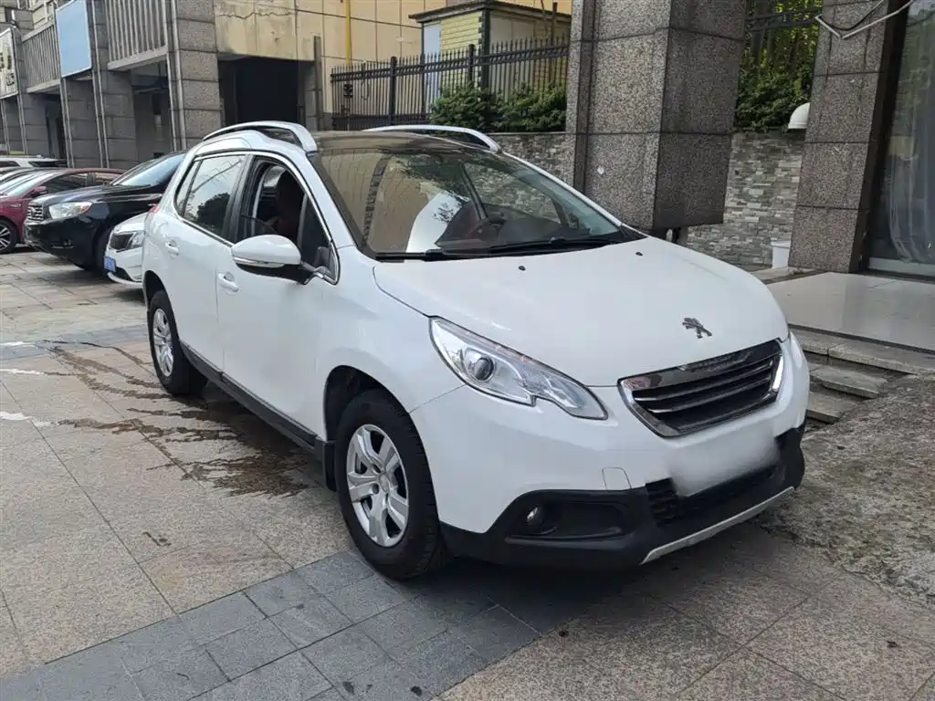 Peugeot 2008 2015 1.6L Automatic Cool Edition фото 4