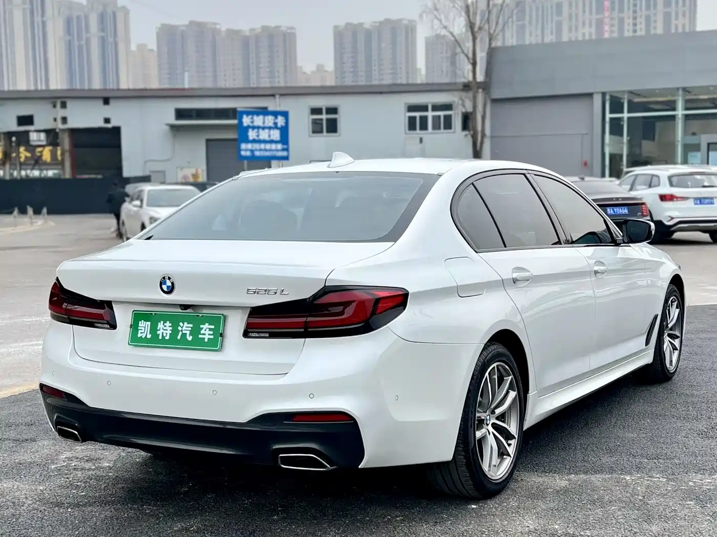 BMW 5 Series 2019 525Li M Sport Package фото 4