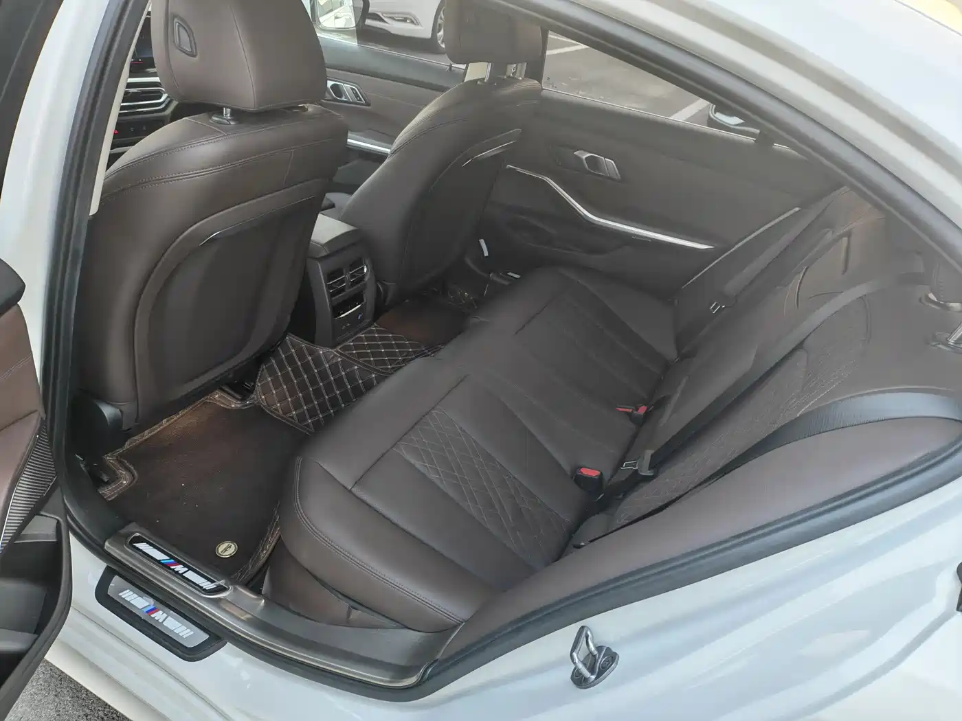 BMW 3 Series 2023 325Li M Sport Package фото 14