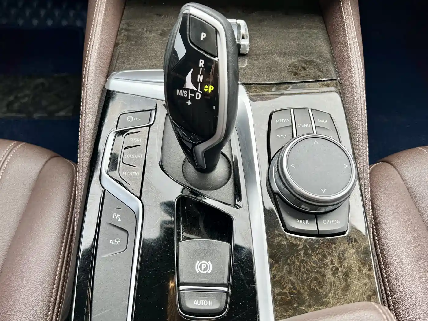 BMW 5 Series 2019 525Li M Sport Package фото 10
