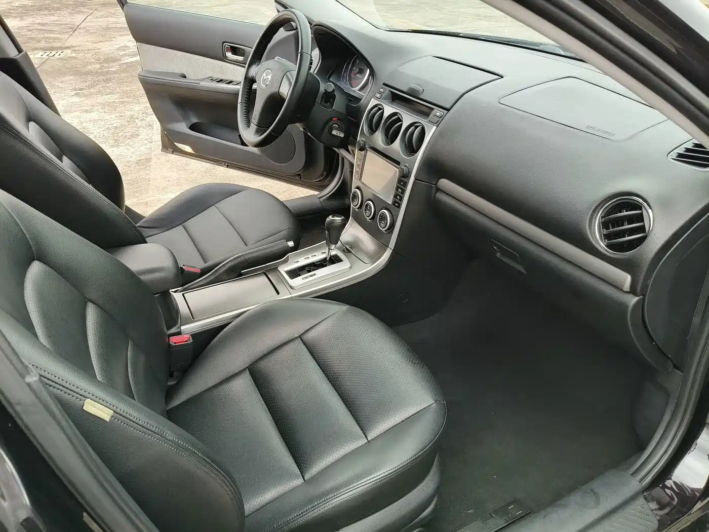 Photo 9 - Mazda 6