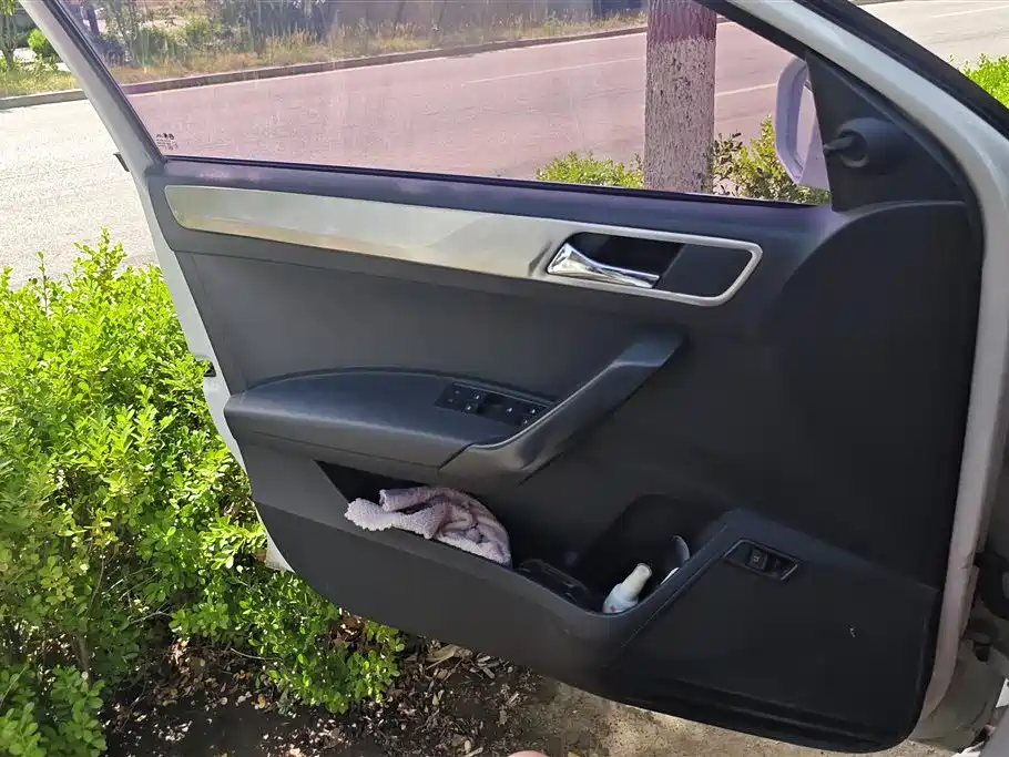 Volkswagen Santana 2015 1.6L Manual Trend Edition фото 7