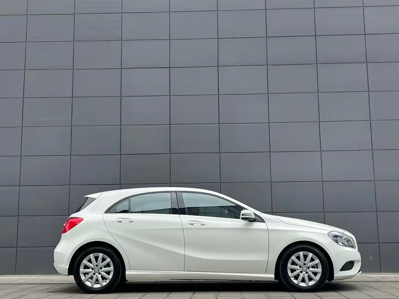 Mercedes-Benz A-Class (Import) 2013 A 180 Fashion фото 4