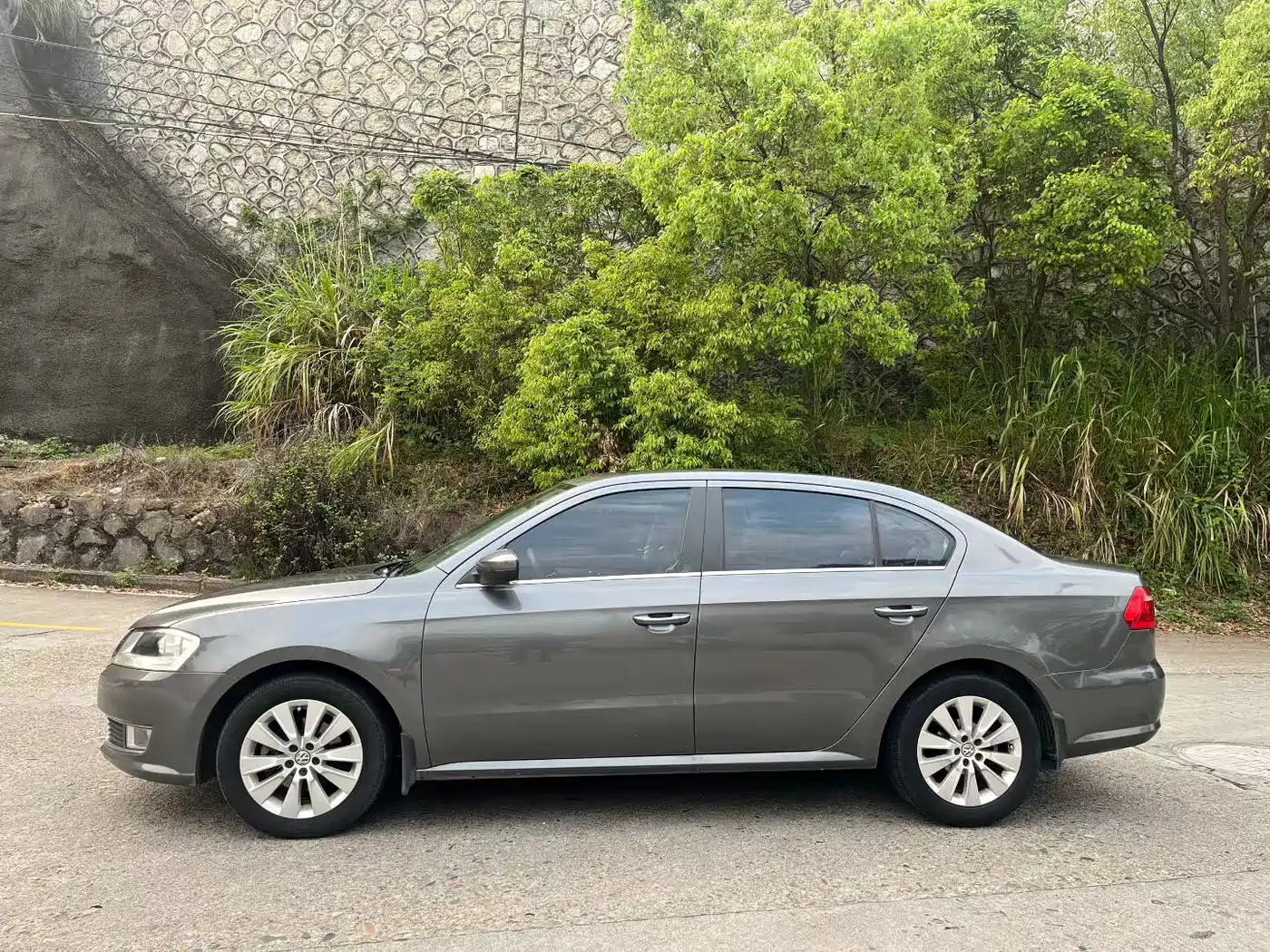 Volkswagen Lavida 2013 Facelift Classic 1.6L Automatic Comfort фото 8