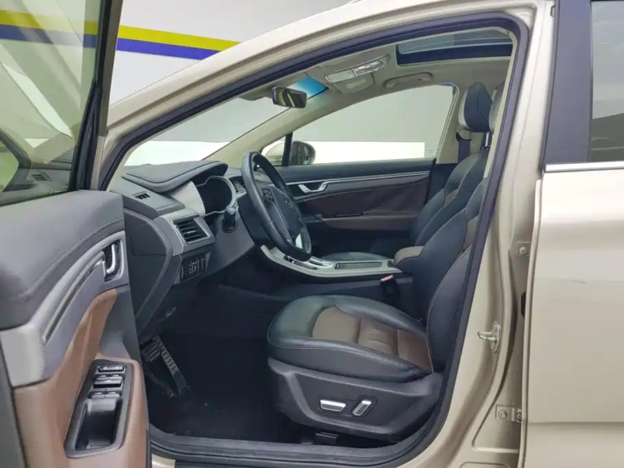 Photo 9 - Geely Emgrand GS
