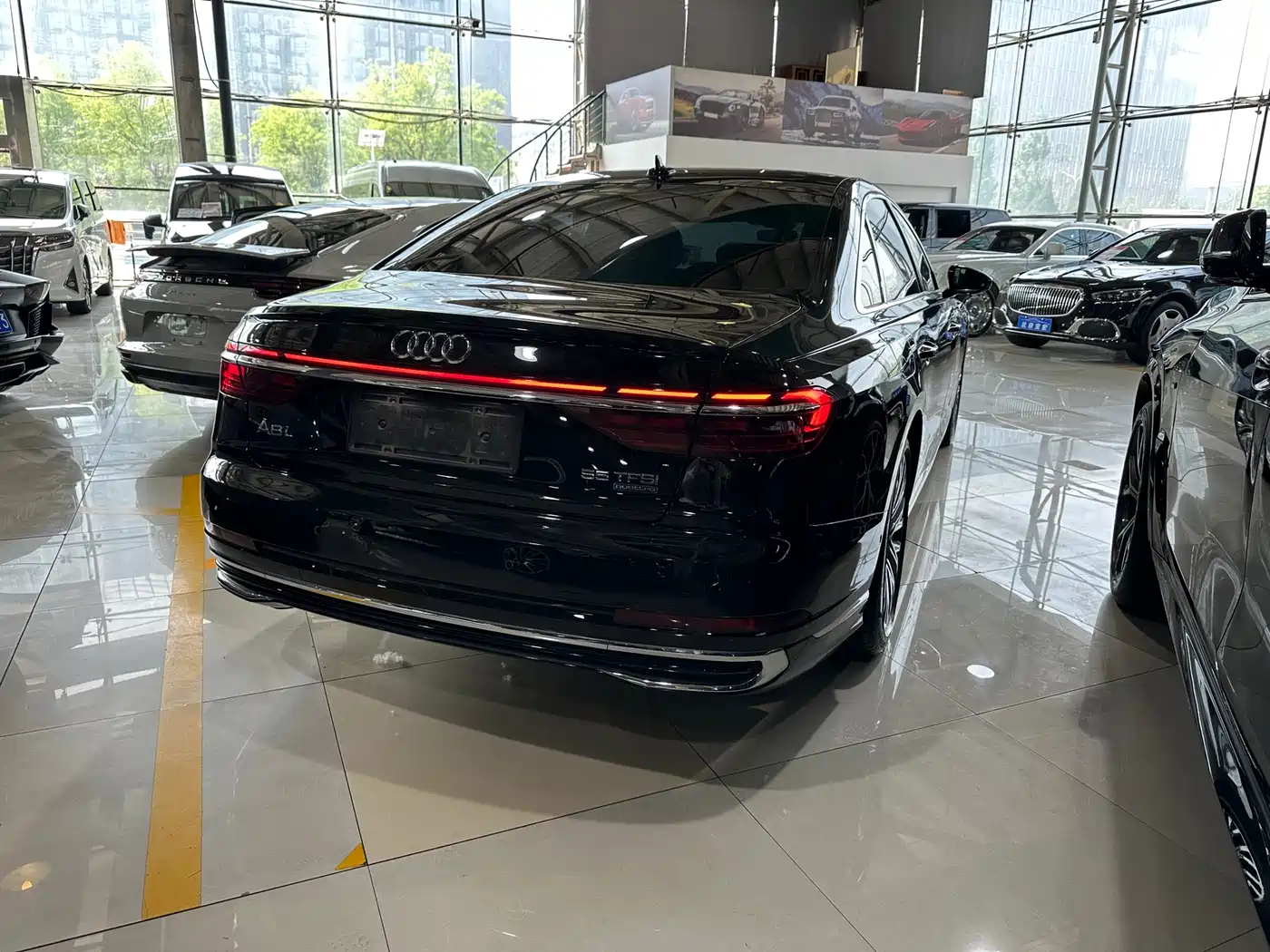 Audi A8 2024 Model A8L 50 TFSI quattro Premium Selection фото 6