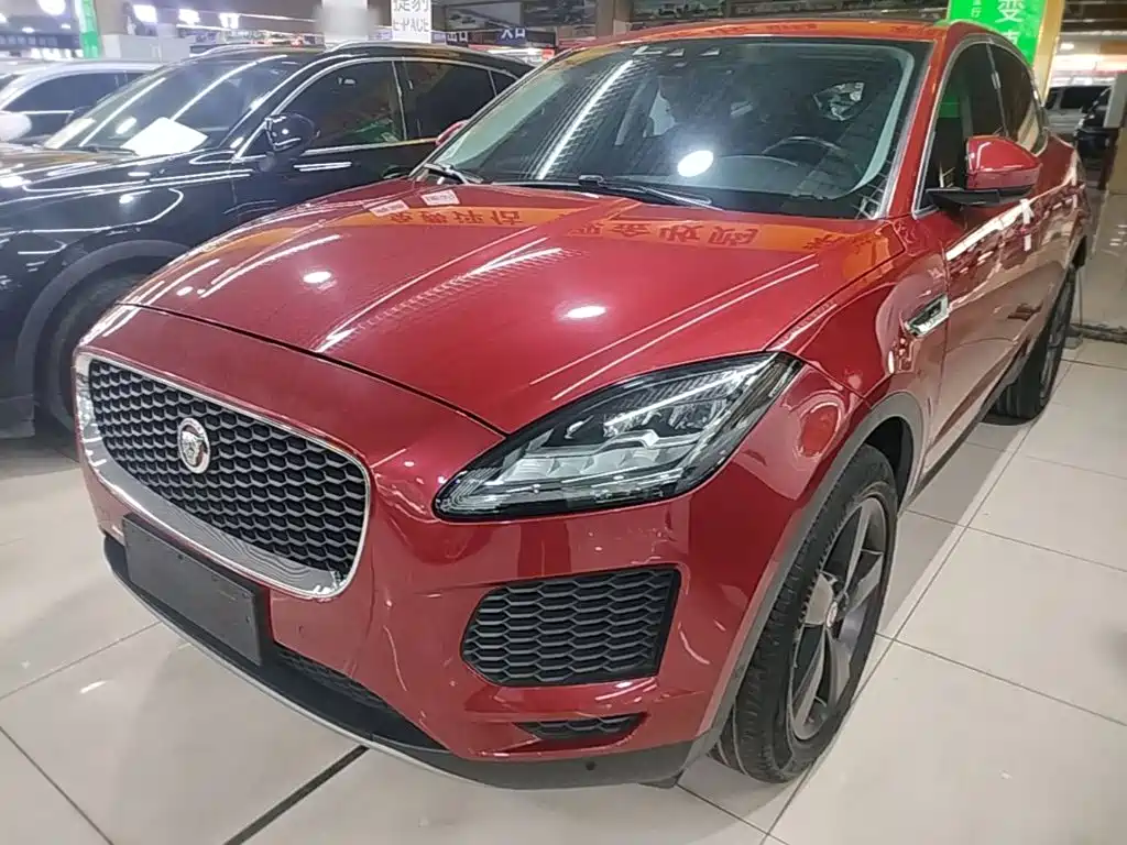 Фото 2 - Jaguar E-PACE