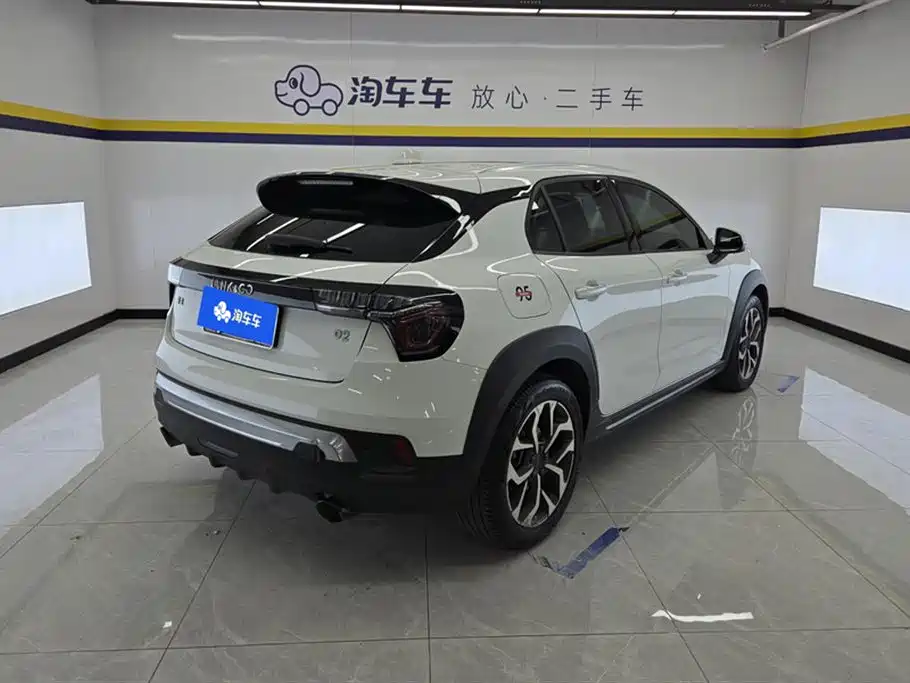 Lynk & Co 02 2018 1.5T DCT 2WD Power Edition China V фото 3