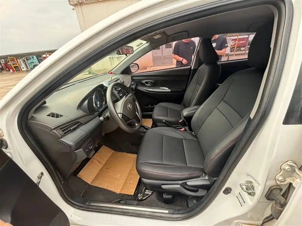 Toyota YARiS L Zhi Xuan 2015 1.5E Auto Charming Edition фото 6