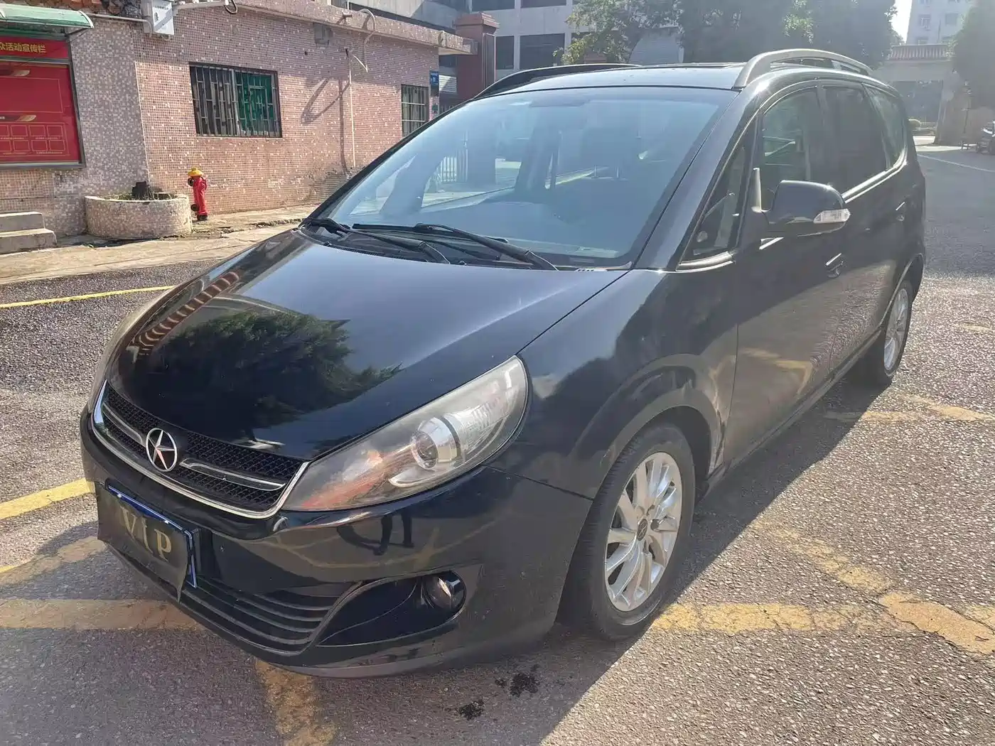JAC Motors Refine M2 2014 2013 1.8L Automatic Luxury 5-seater