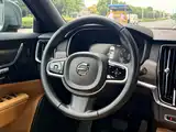 Photo 8 - Volvo V90