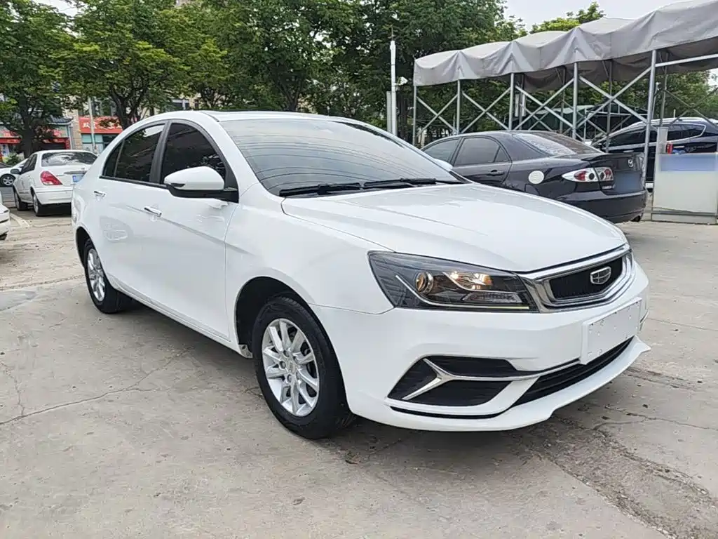 Фото 22 - Geely Emgrand